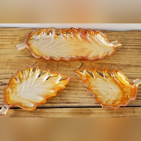 Set Of 3 Dishes, Jeanette Marigold Carnival Glass, Leaf Shape, Stackable - Picture 9 of 10